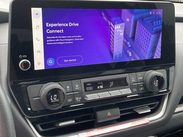 new 2025 Toyota Highlander car, priced at $44,207