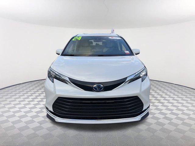 used 2024 Toyota Sienna car, priced at $38,600