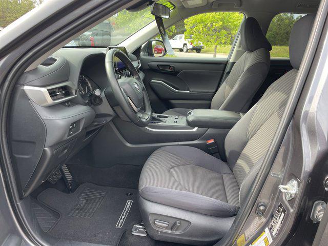 used 2023 Toyota Highlander car, priced at $35,900
