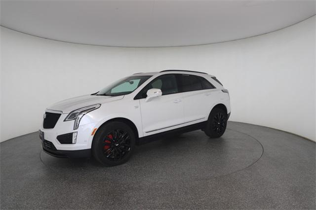 used 2022 Cadillac XT5 car, priced at $35,559