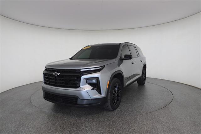 used 2024 Chevrolet Traverse car, priced at $38,999