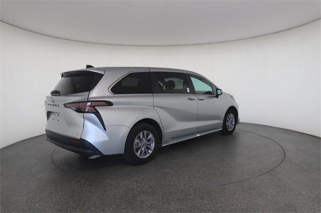 used 2023 Toyota Sienna car, priced at $38,093