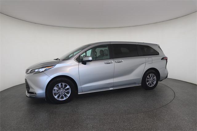 used 2023 Toyota Sienna car, priced at $38,093