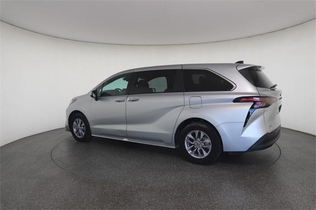 used 2023 Toyota Sienna car, priced at $38,093