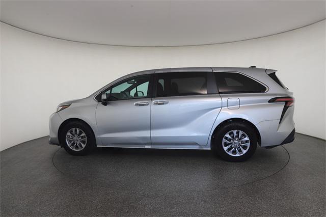 used 2023 Toyota Sienna car, priced at $38,093