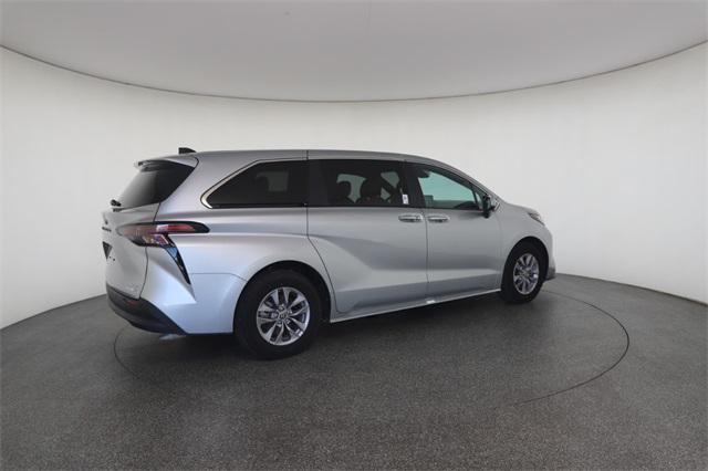 used 2023 Toyota Sienna car, priced at $38,093