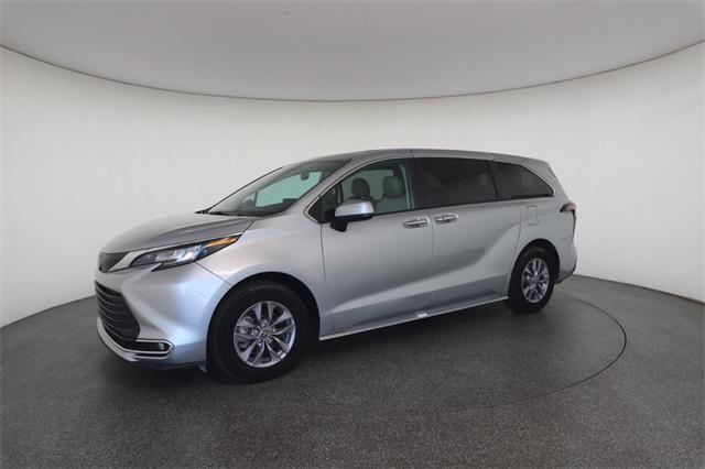 used 2023 Toyota Sienna car, priced at $38,093