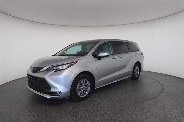 used 2023 Toyota Sienna car, priced at $38,093