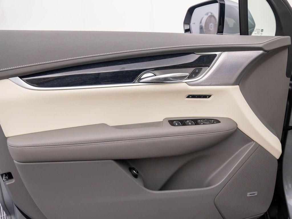new 2025 Cadillac XT6 car, priced at $59,000