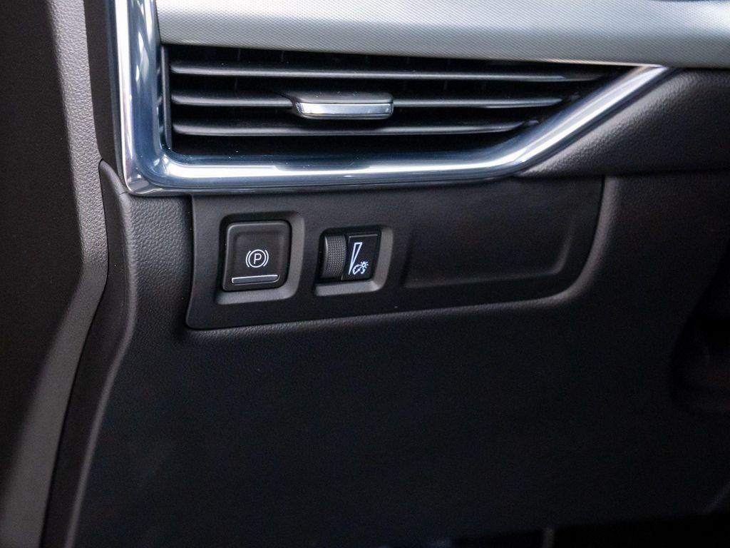 used 2023 Cadillac XT4 car, priced at $29,001