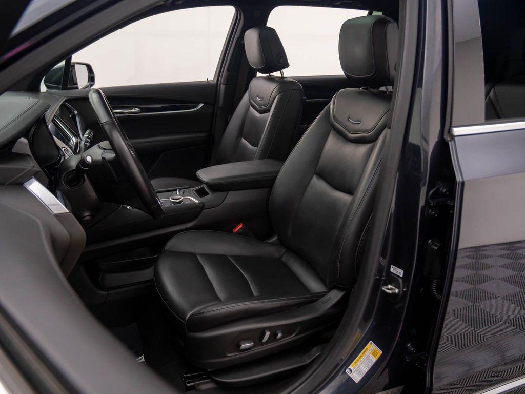 used 2022 Cadillac XT6 car, priced at $38,000