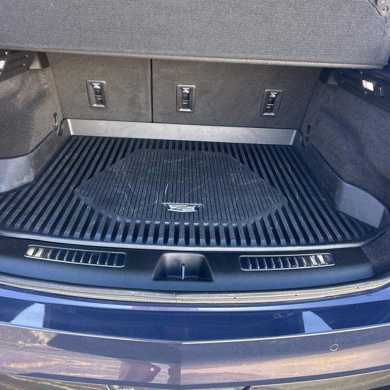 used 2024 Cadillac XT4 car, priced at $39,001