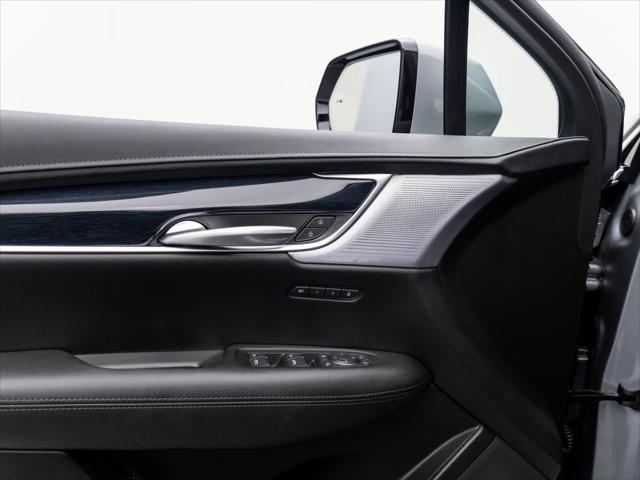 new 2025 Cadillac XT5 car, priced at $52,915
