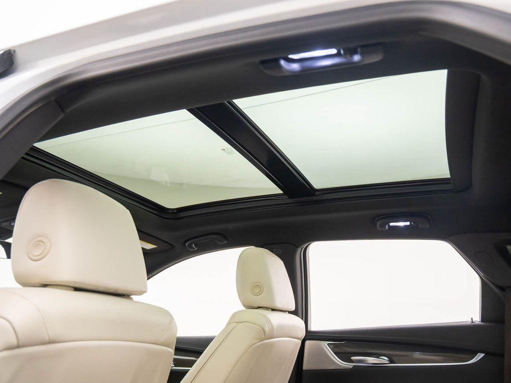 used 2022 Cadillac XT5 car, priced at $34,500