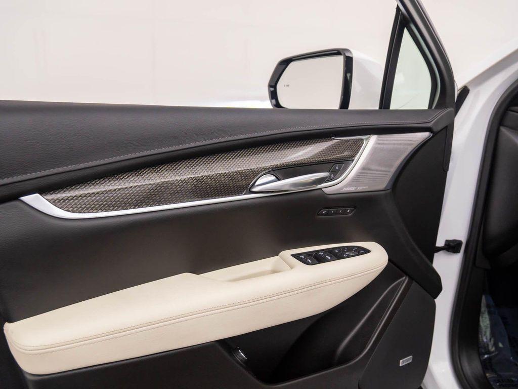 used 2022 Cadillac XT5 car, priced at $34,500