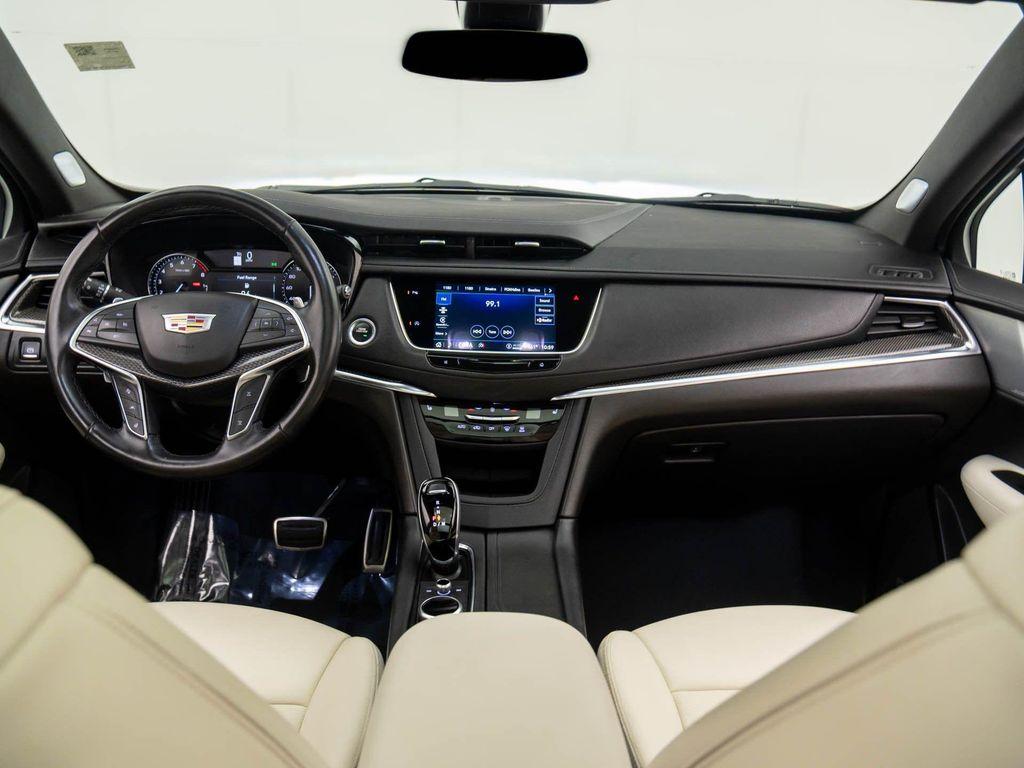 used 2022 Cadillac XT5 car, priced at $34,500
