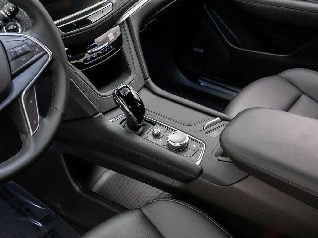 used 2024 Cadillac XT5 car, priced at $36,000