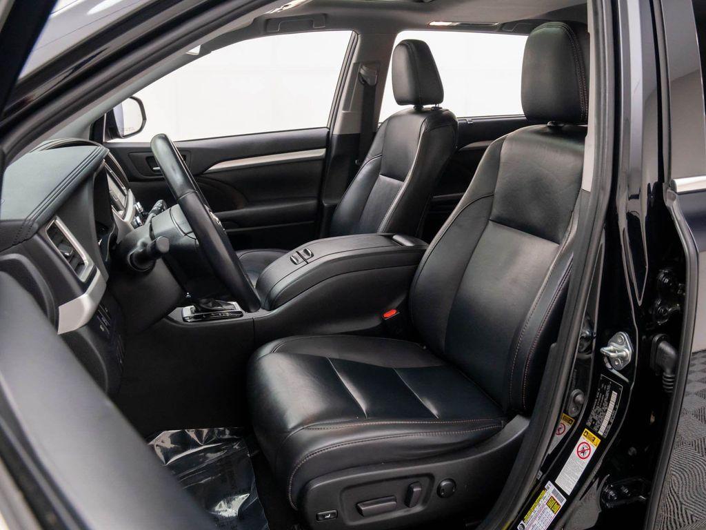 used 2019 Toyota Highlander car, priced at $27,423