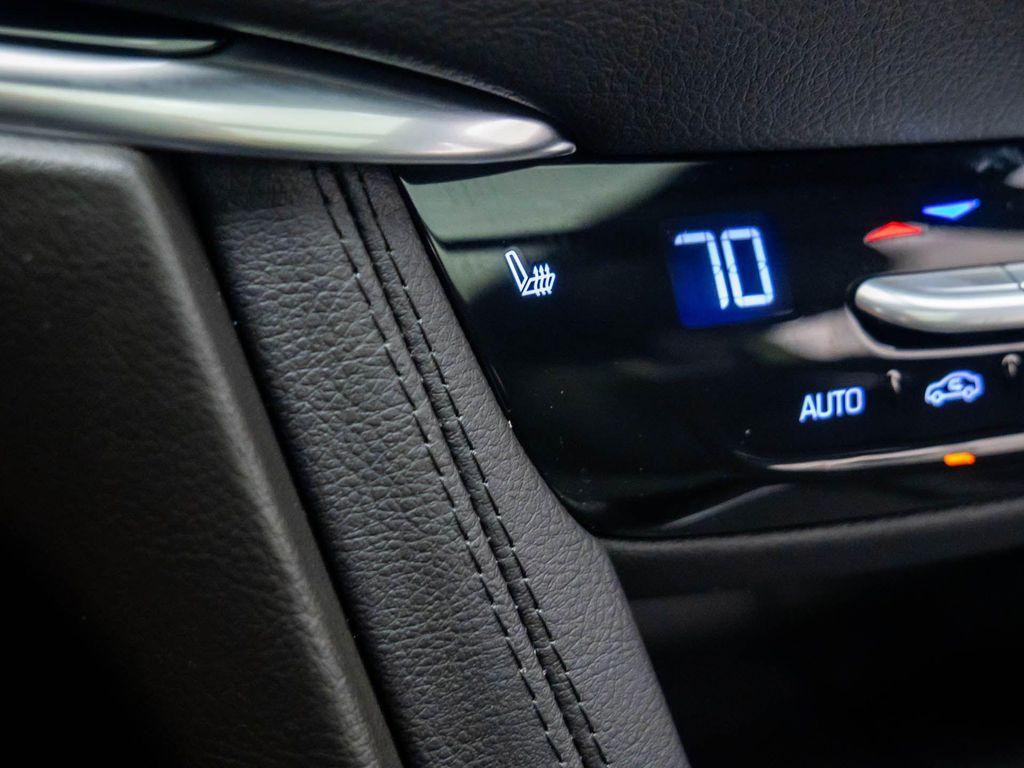 new 2025 Cadillac XT6 car, priced at $48,000