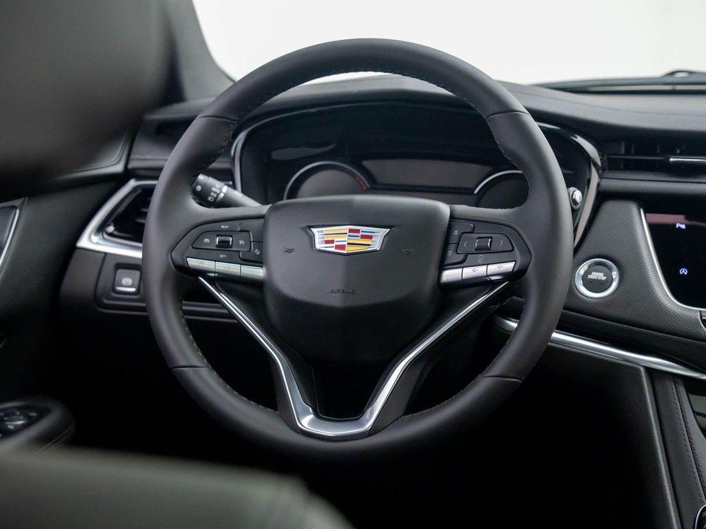 new 2025 Cadillac XT6 car, priced at $48,000