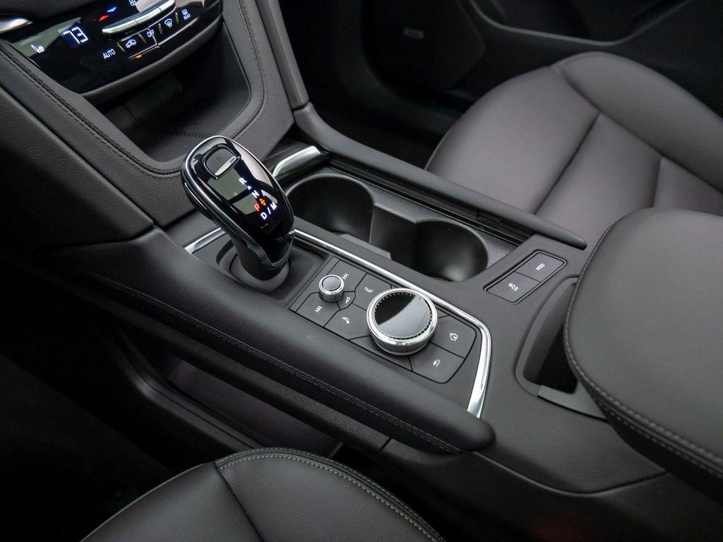 new 2025 Cadillac XT6 car, priced at $47,000