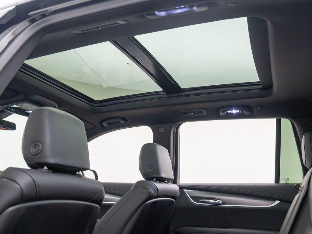 new 2025 Cadillac XT6 car, priced at $47,000