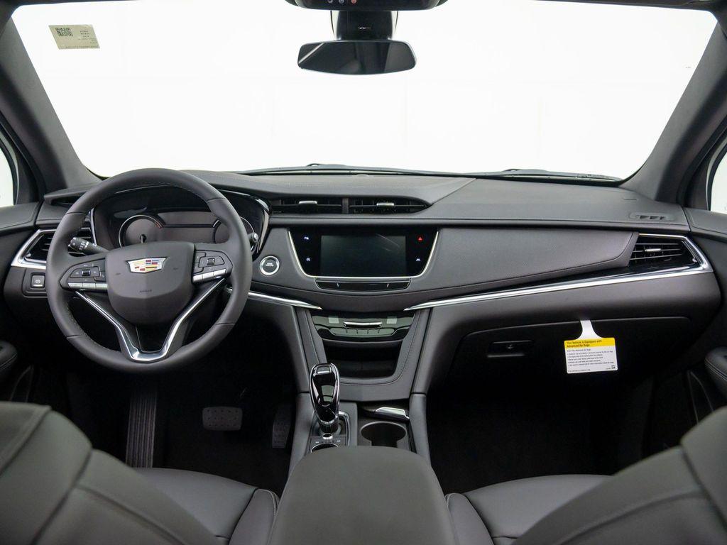 new 2025 Cadillac XT6 car, priced at $47,000