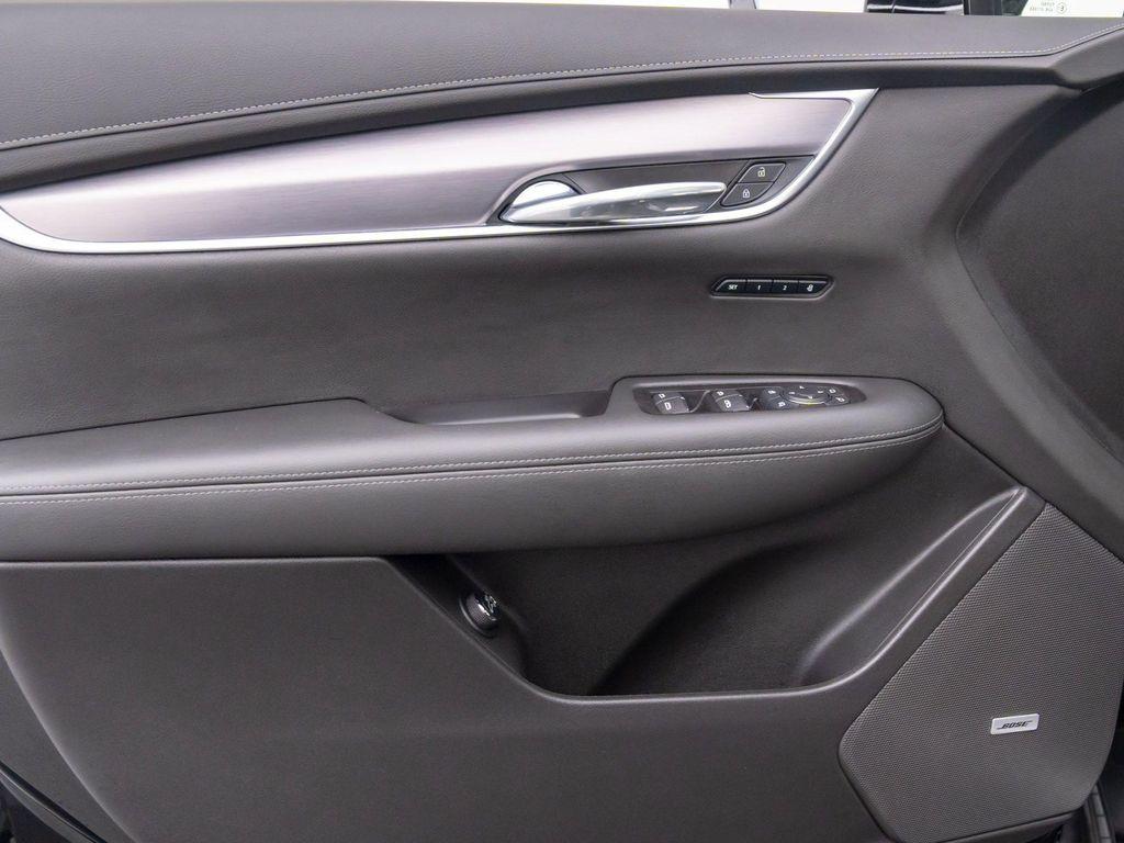 new 2025 Cadillac XT6 car, priced at $47,000