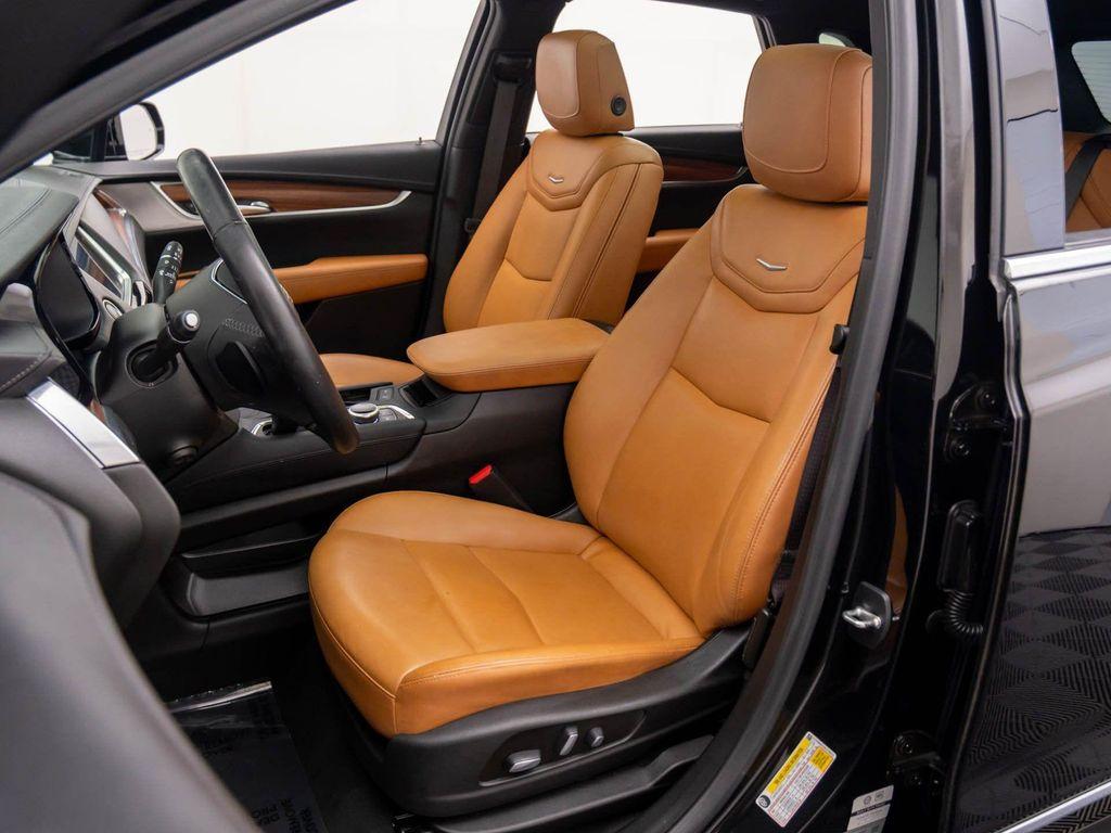 used 2024 Cadillac XT5 car, priced at $37,685