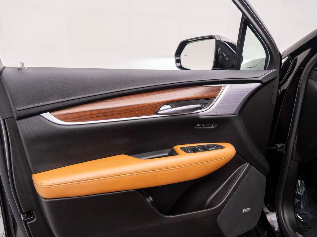 used 2024 Cadillac XT5 car, priced at $37,685