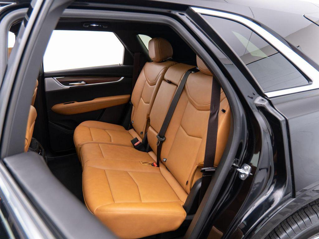 new 2025 Cadillac XT5 car, priced at $48,000