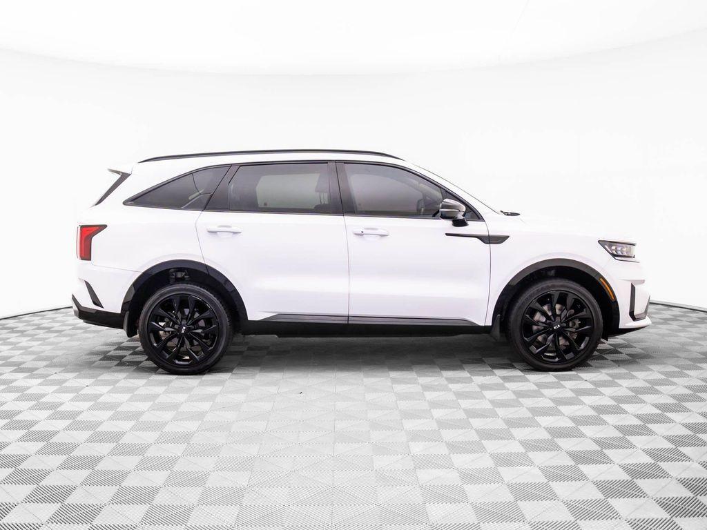 used 2021 Kia Sorento car, priced at $22,172
