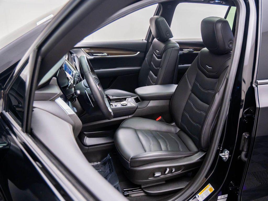 used 2023 Cadillac XT6 car, priced at $47,991