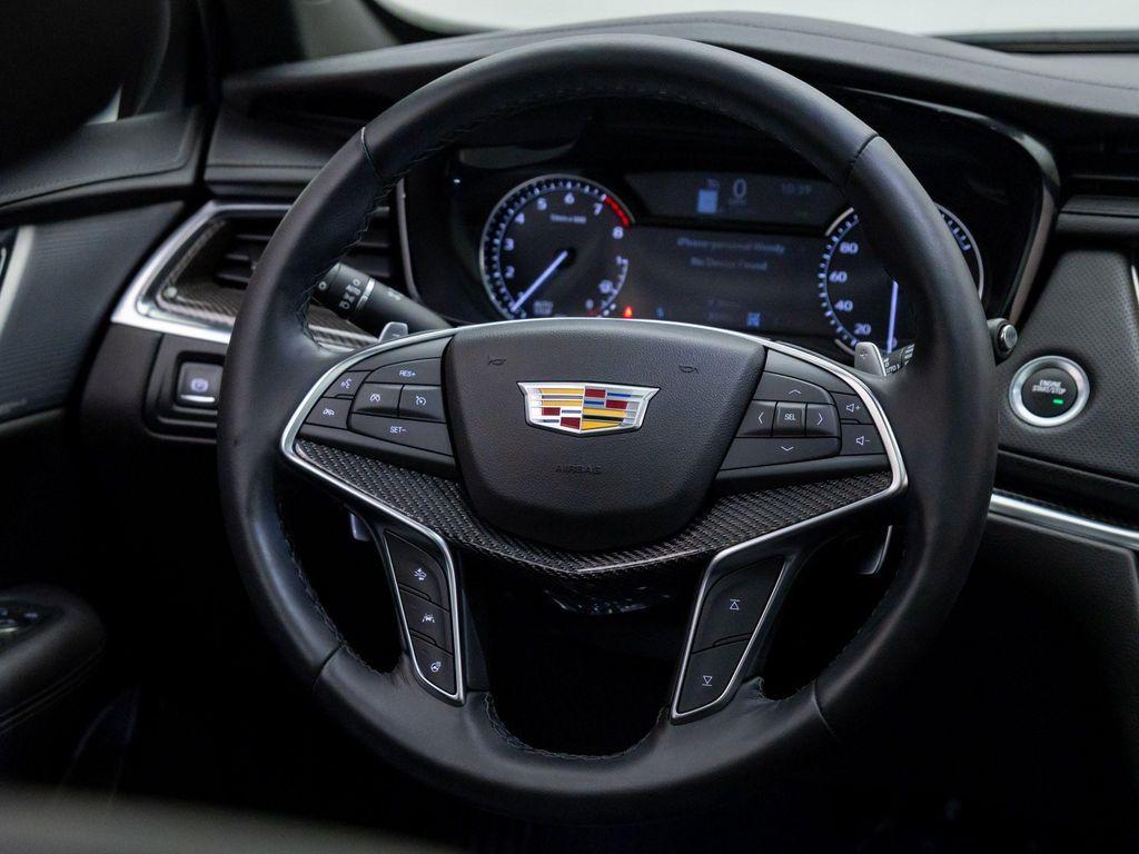 used 2022 Cadillac XT5 car, priced at $35,001