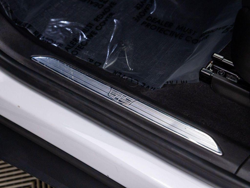 used 2022 Cadillac XT5 car, priced at $35,001