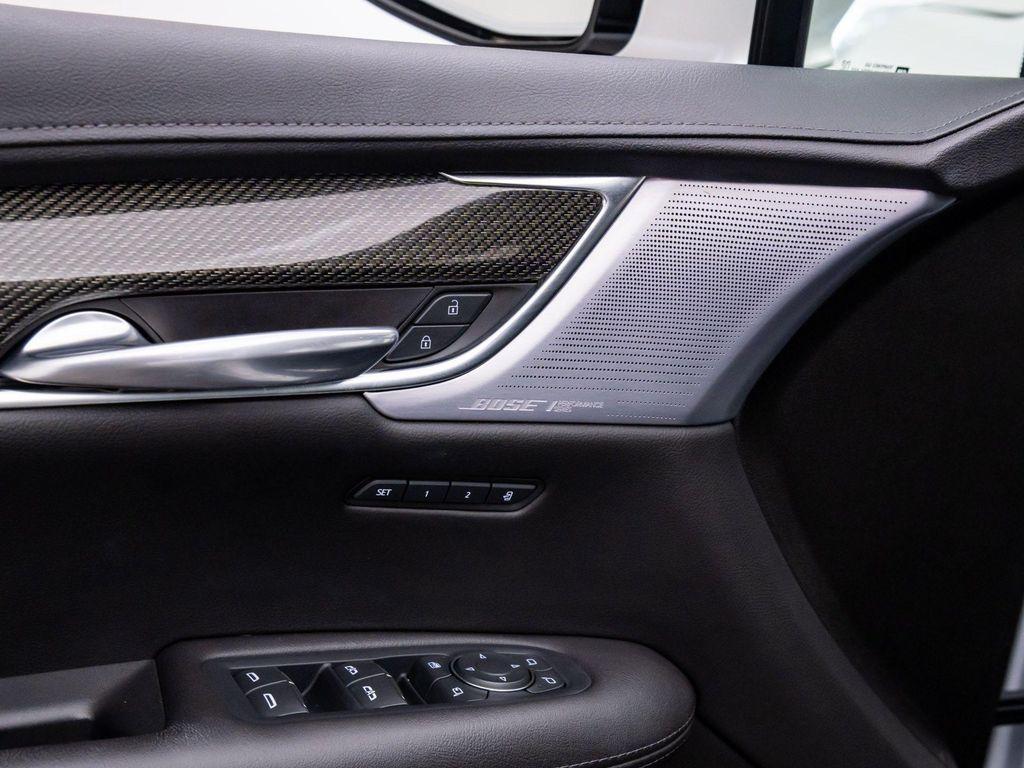 used 2022 Cadillac XT5 car, priced at $35,001