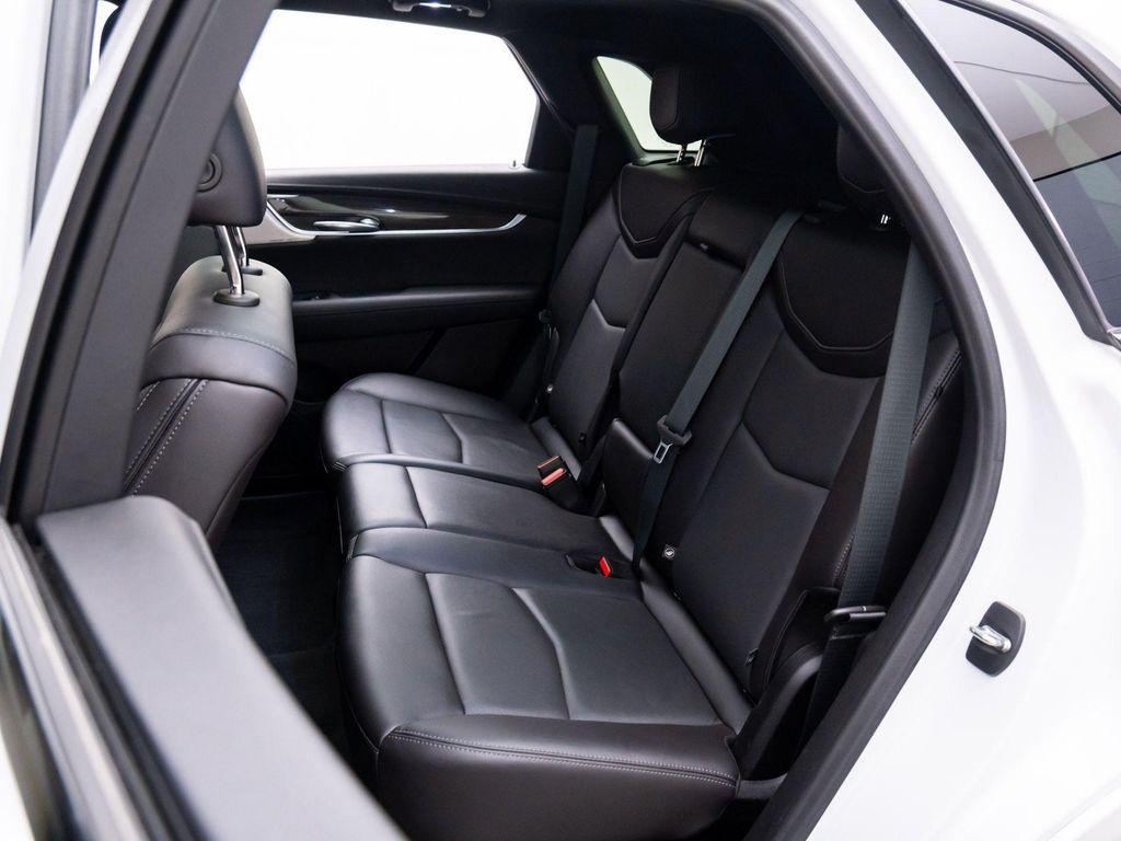 used 2022 Cadillac XT5 car, priced at $35,001