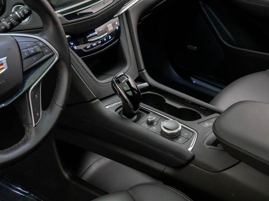 used 2024 Cadillac XT5 car, priced at $44,001