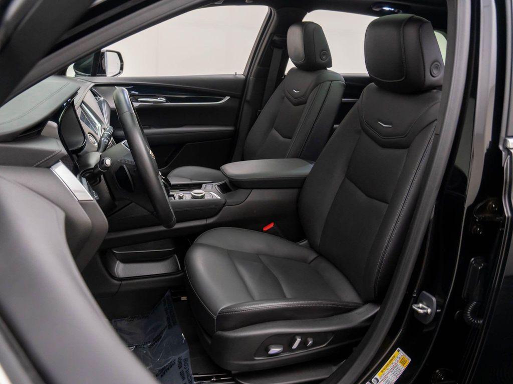 used 2024 Cadillac XT5 car, priced at $44,001