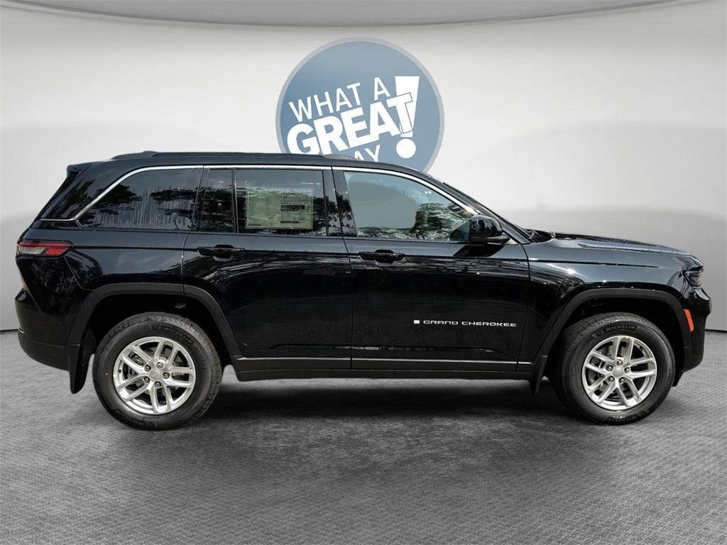 new 2025 Jeep Grand Cherokee car, priced at $39,207