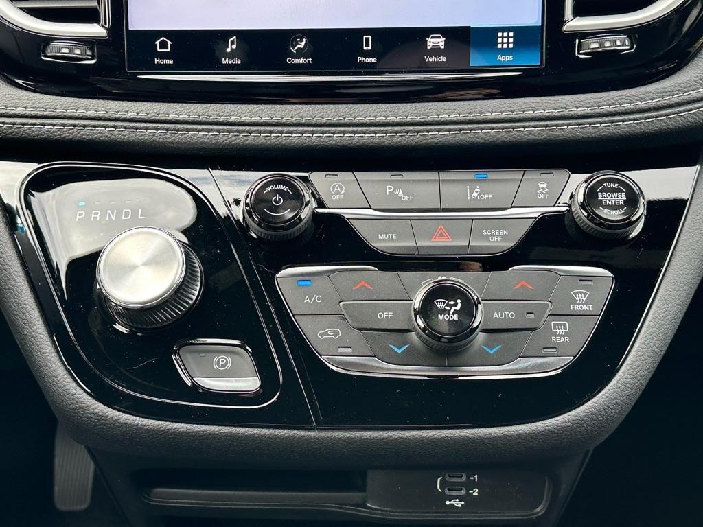 new 2026 Chrysler Pacifica car, priced at $44,467