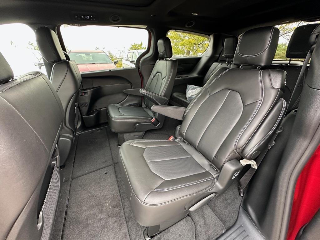 new 2026 Chrysler Pacifica car, priced at $44,467