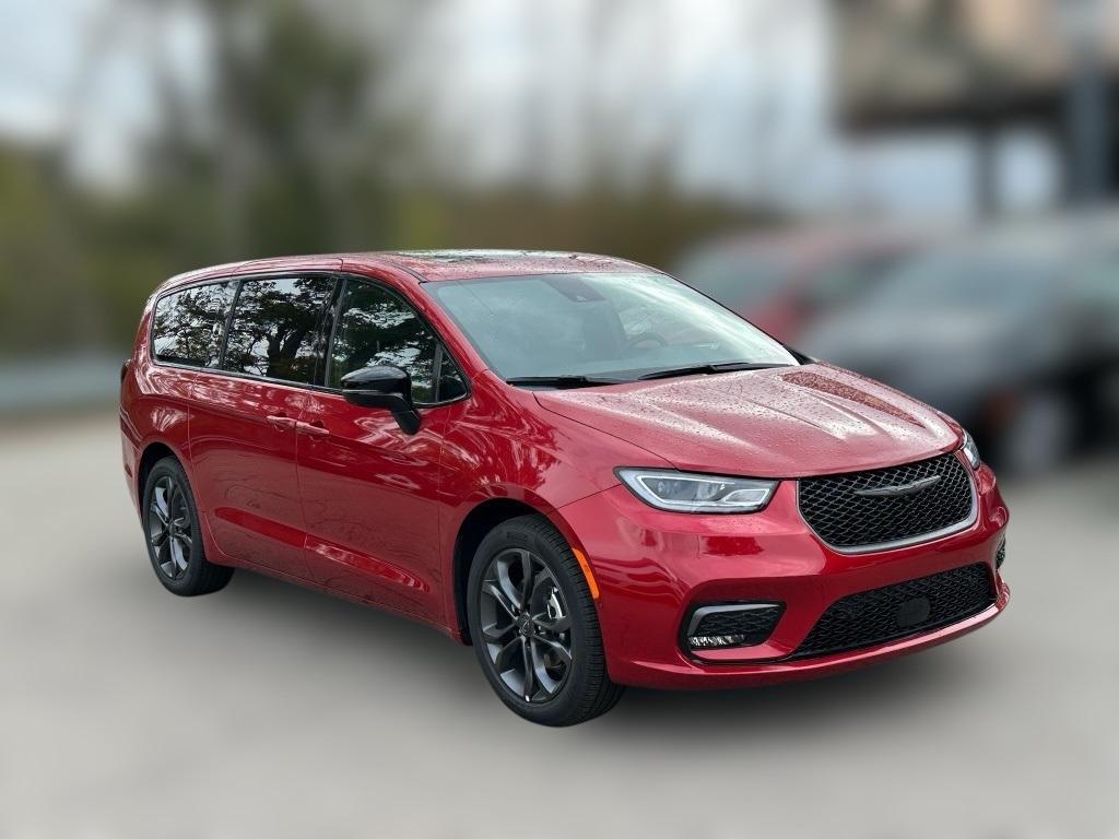 new 2026 Chrysler Pacifica car, priced at $44,467