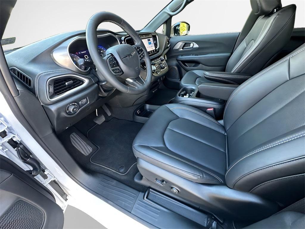 new 2026 Chrysler Pacifica car, priced at $37,796