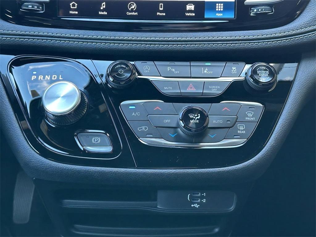 new 2026 Chrysler Pacifica car, priced at $37,796