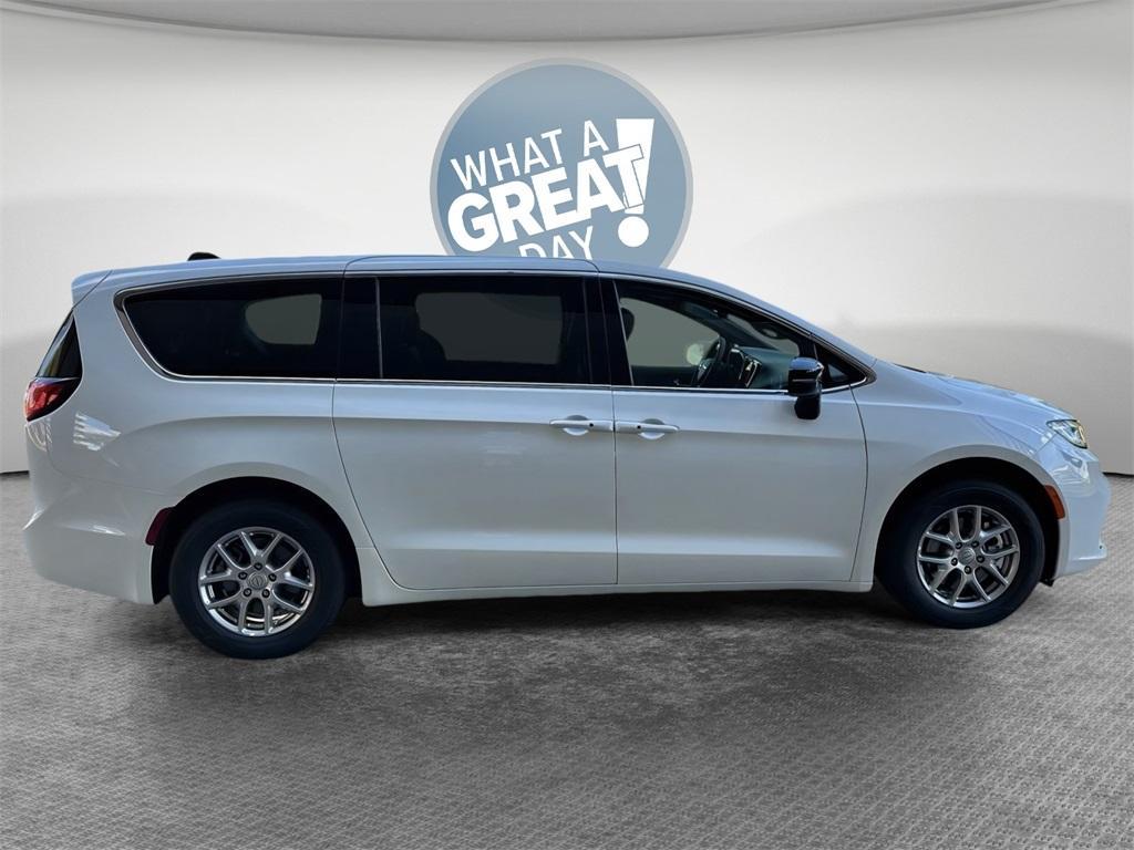 new 2026 Chrysler Pacifica car, priced at $37,796