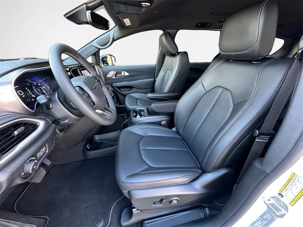new 2026 Chrysler Pacifica car, priced at $37,796