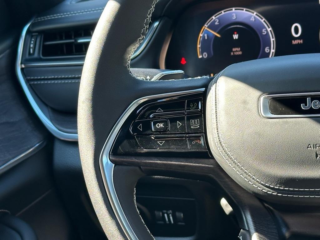 new 2025 Jeep Grand Cherokee car, priced at $55,328