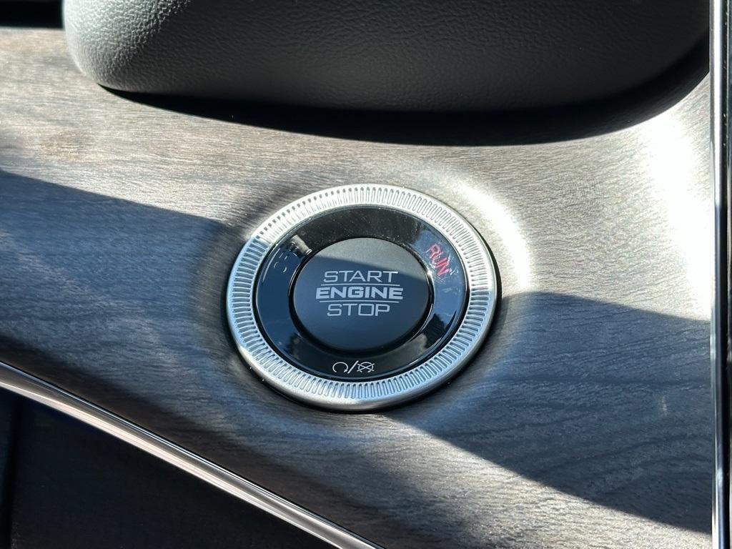 new 2025 Jeep Grand Cherokee car, priced at $55,328