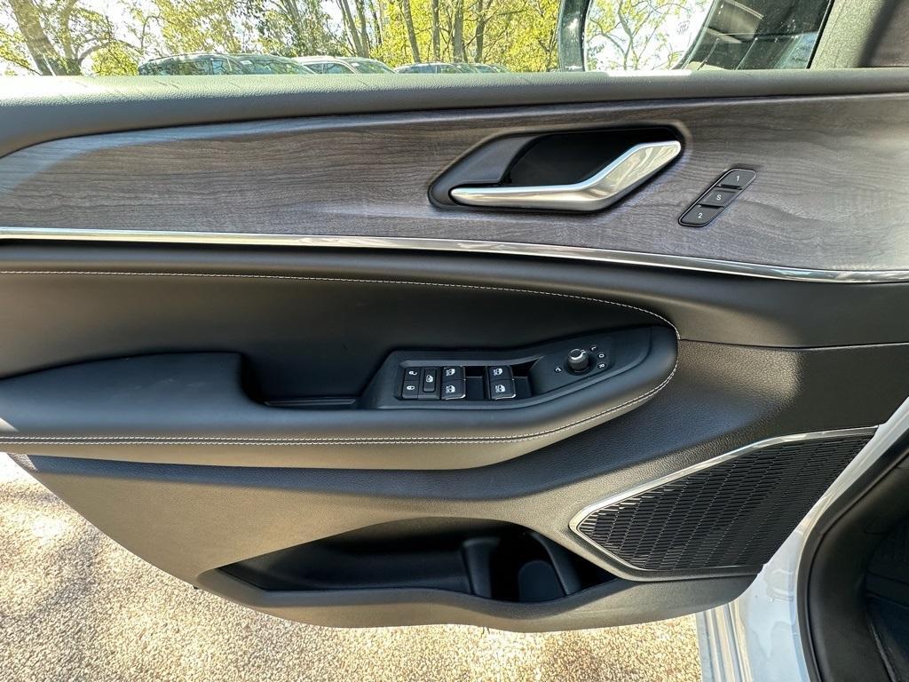 new 2025 Jeep Grand Cherokee car, priced at $55,328